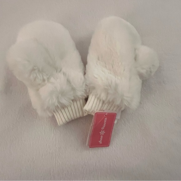 Gymboree Snow Princess White Faux Fur Mittens - Picture 2 of 4